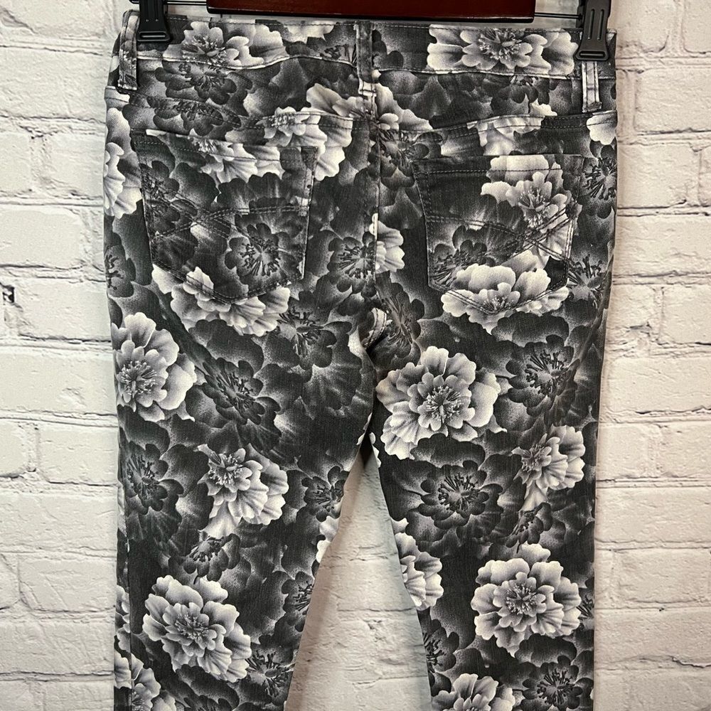 Aeropostale Grey Black Floral Lola‎ Jegging Skinny Jean size 2R Stretch Low Rise - Picture 5 of 9